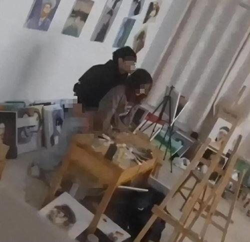 画室情侣画室视频吃瓜,吃瓜群众围观校园爱情