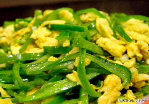 小新吃小呆瓜炒面视频,小呆瓜炒面视频趣味回顾