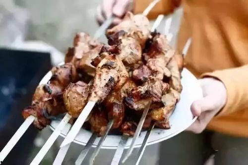 大瓜娃娃吃烤肉怎么做视频,大瓜娃娃烤肉美食制作教程