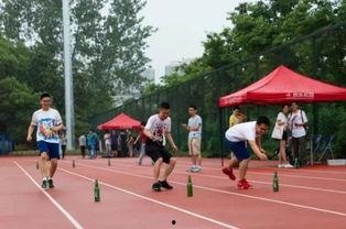 操场跳舞吃瓜事件视频,吃瓜群众现场直播